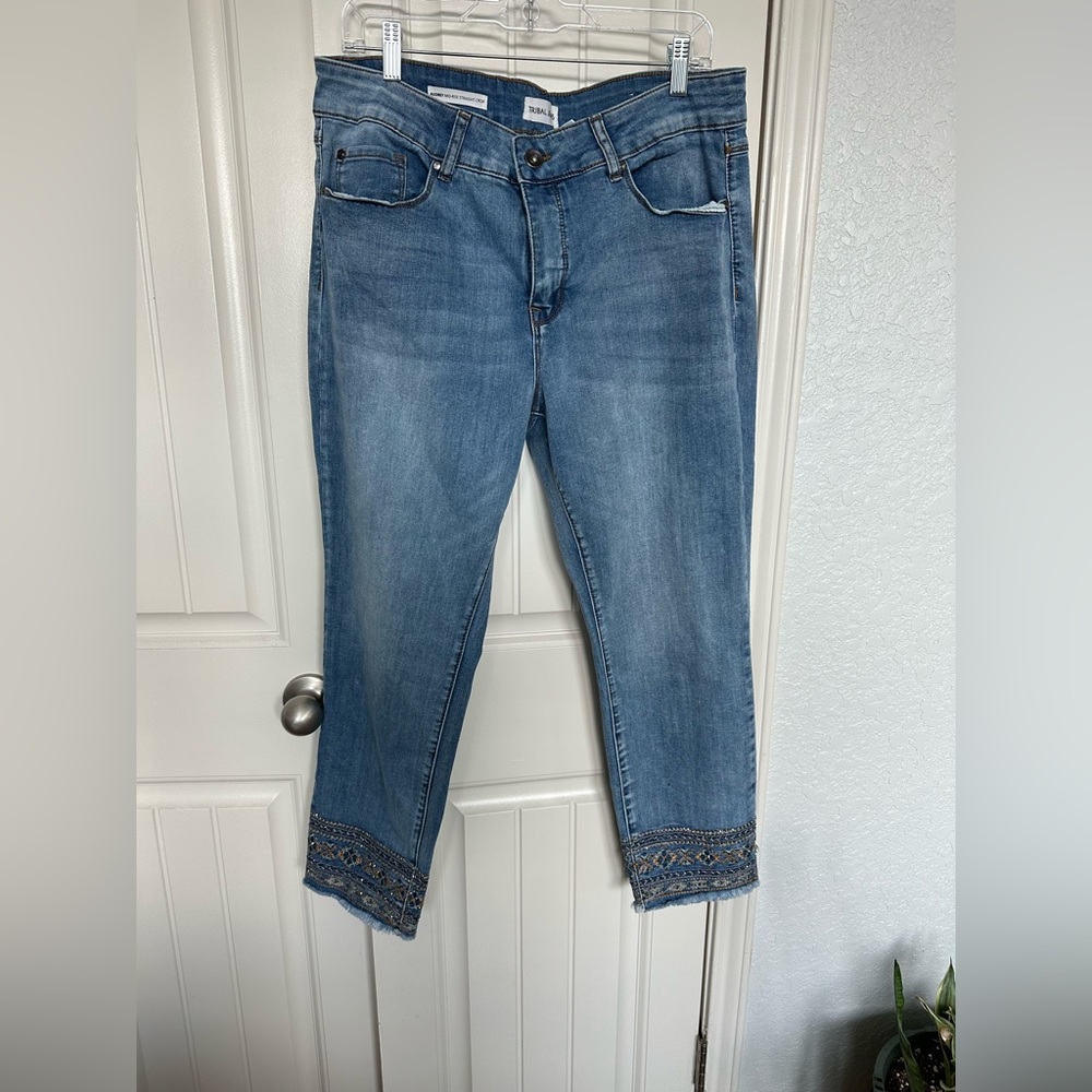 Mid-rise straight crop sparkle-embellished jeans